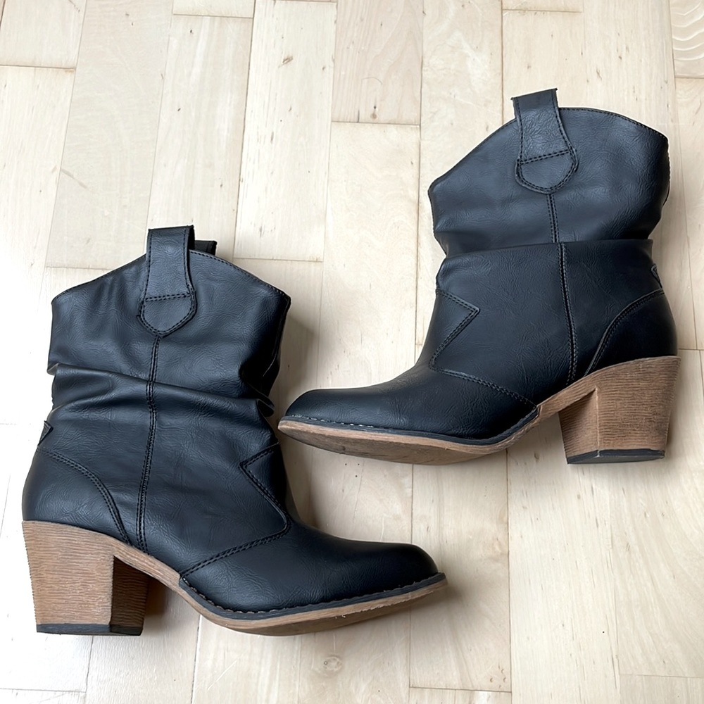 Charles Albert cowgirl boots W8 black with brown heel. Vegan leather